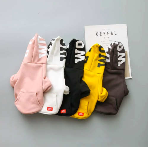 Opciones color suéter con capucha para perro con letras