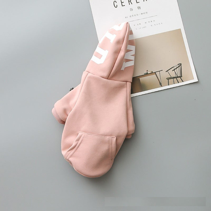 Suéter con capucha para perro color rosa con letras