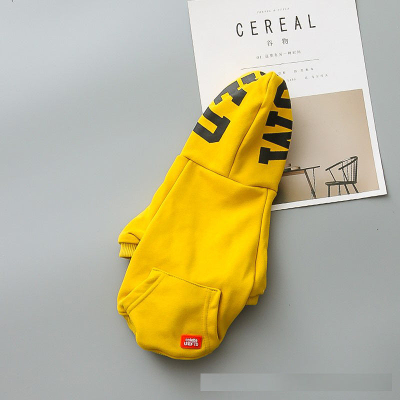 Suéter con capucha para perro color amarillo con letras