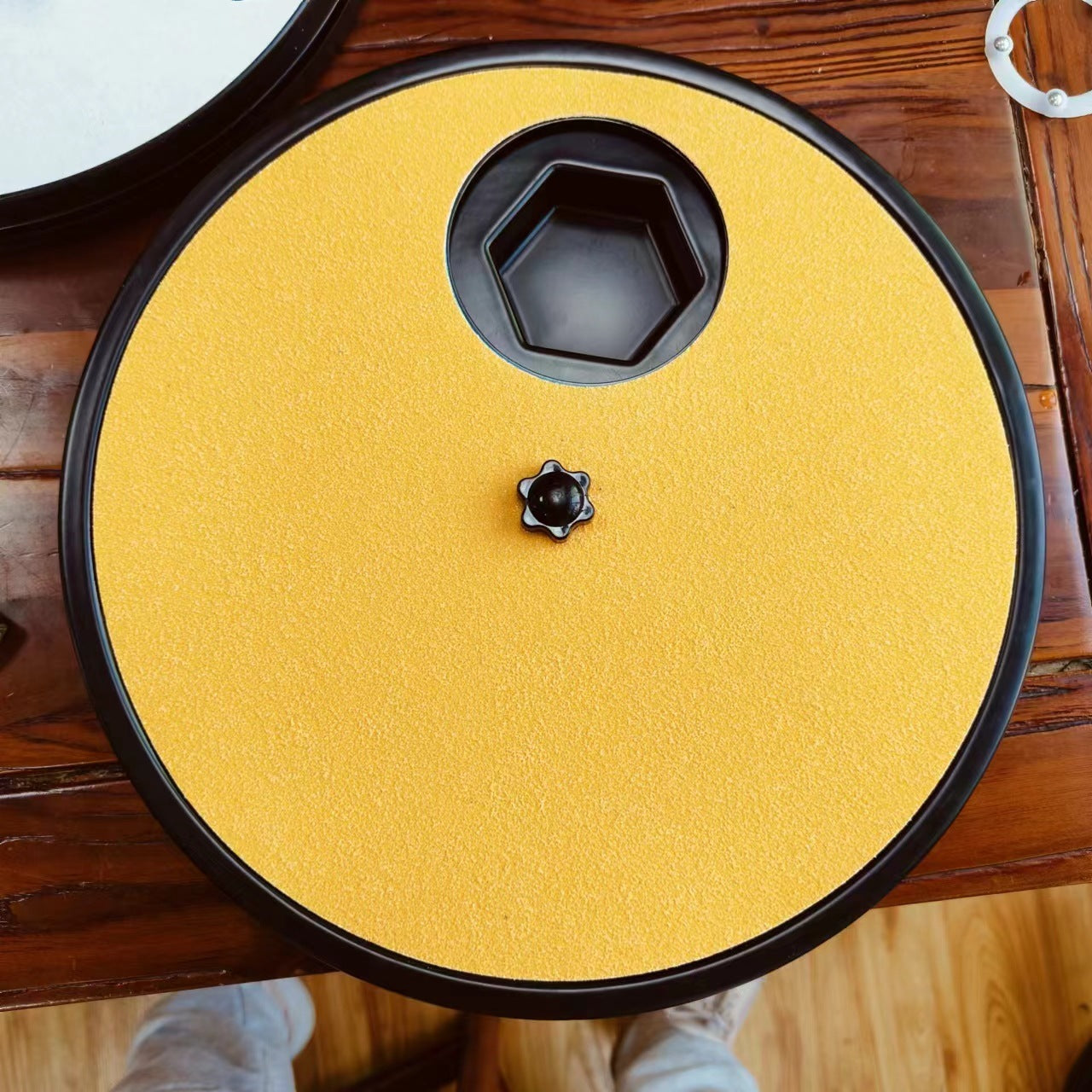 COMEDERO PARA PERRO CON TAPA LIMA UÑAS