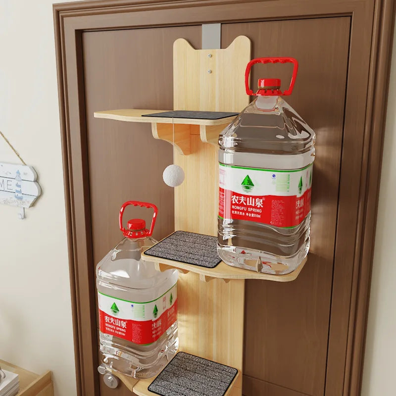 Estructura de escalada para gatos, instalacion en la puerta