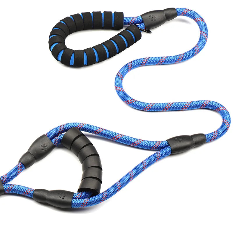 Correa reflectante para perros grandes de paseo, de nailon y con mango suave.