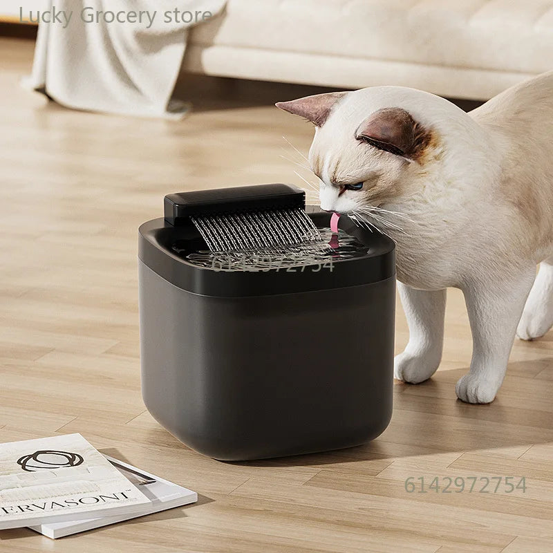 Fuente de agua USB de 3 litros para mascotas con bomba y filtro. Dispensador de agua para gatos con sistema anti-sequedad y recirculación automática.