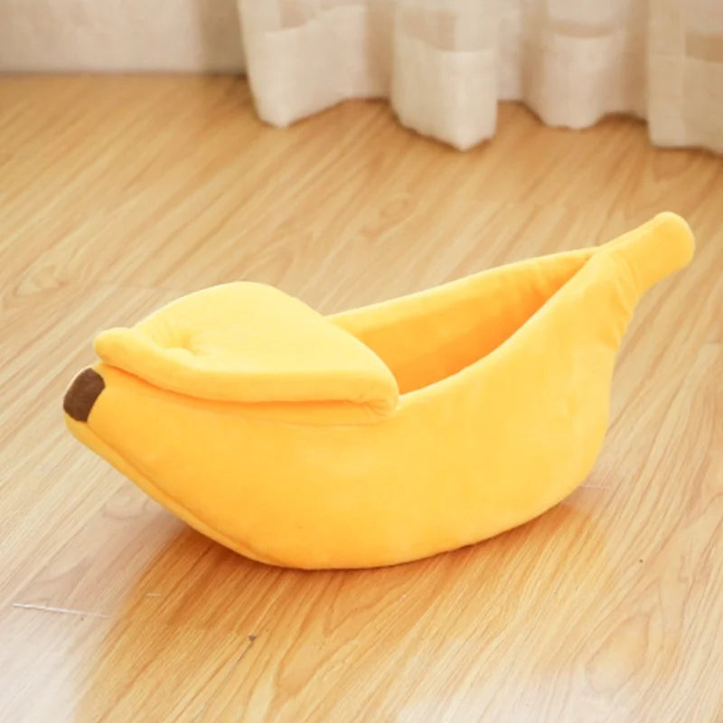 Cama banana para gatos, casita súper suave, adorable cama banana semicerrada y cálida para mascotas, accesorios para gatos, cama para perros, cojines banana con tapa